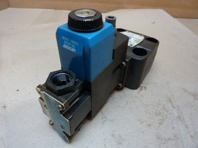 Zawór VICKERS KFDG4V 5 2C 65S ZMU H6 20 — zdjęcie 1
