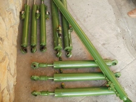 Sprzedam siłownik Krone (razem 9szt)