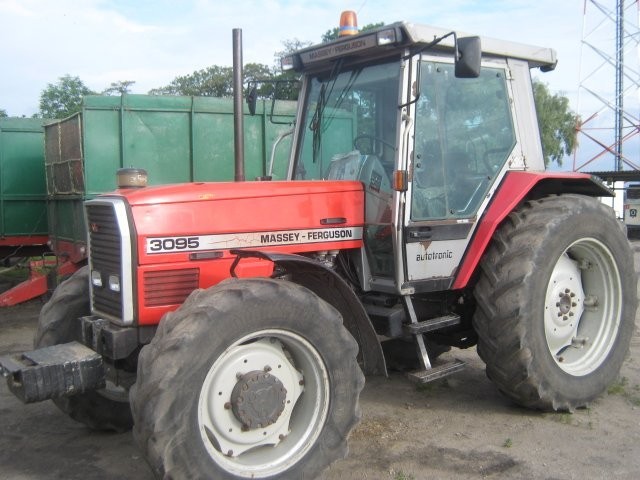 CIĄGNIK MASSEY FERGUSON 3095 — zdjęcie 1