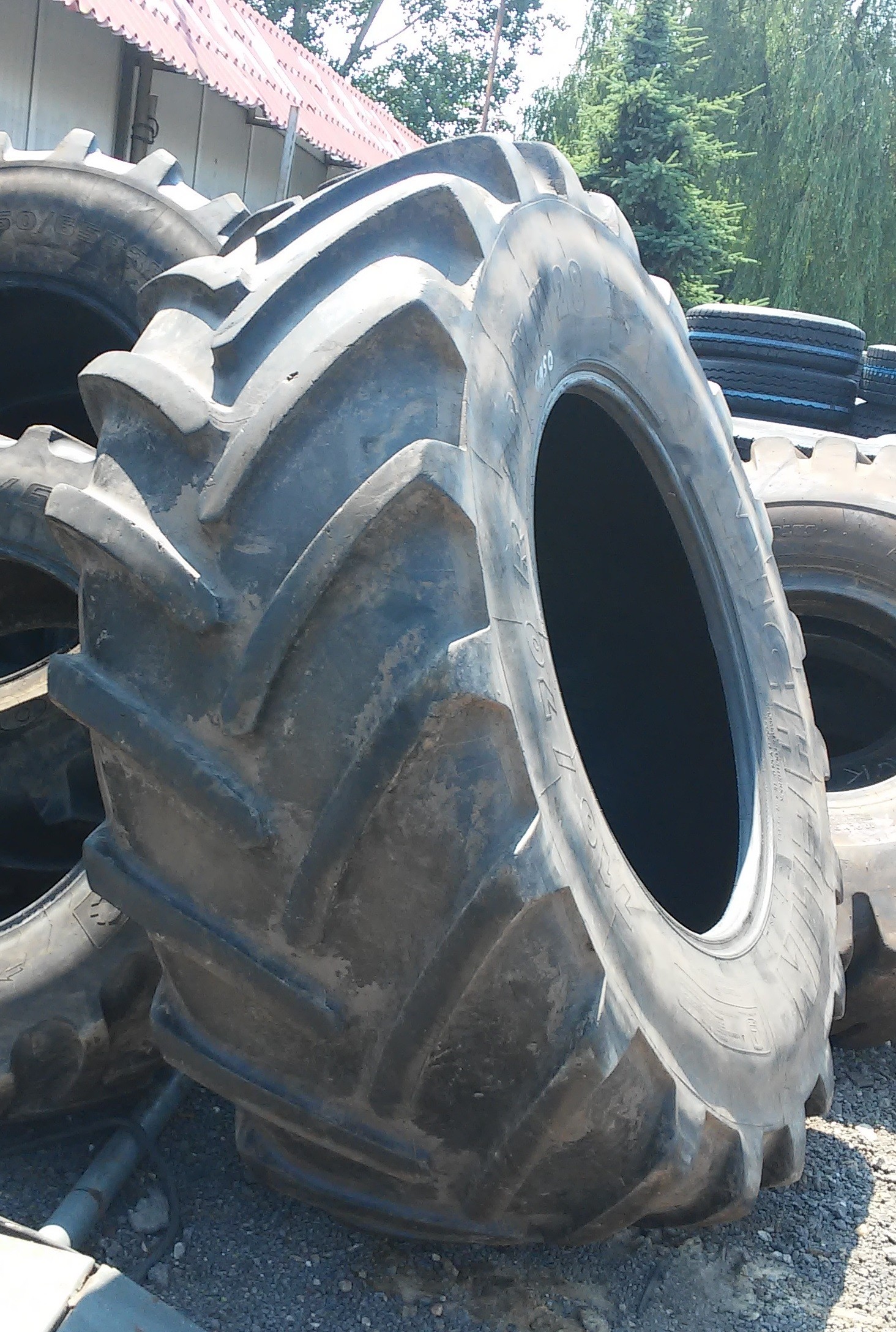 (G1150) Opona 710/70 R38 Michelin X428 — zdjęcie 1