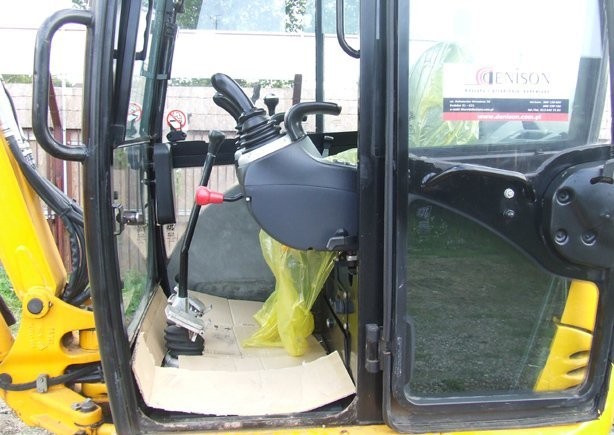Mini koparka JCB 8030 ZTS z roku 2007. — zdjęcie 2