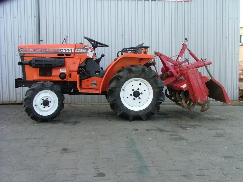 Mini traktorek Hinomoto C144, 14KM, 4x4 — zdjęcie 2