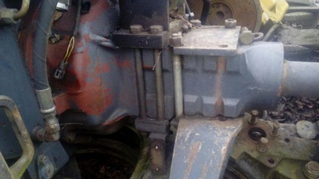 Zwolnica,układ planetarny,obudowa New Holland 8670,8770,8970 — zdjęcie 2