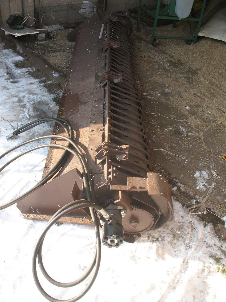 podbieracz pokosów hydrauliczny