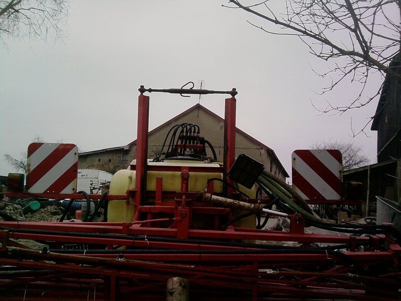 OPRYSKIWACZ ZAWIESZANY HARDI 800L 21M — zdjęcie 2
