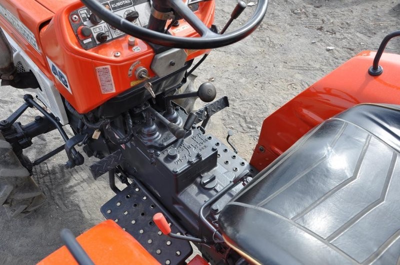 Traktorek Kubota L1501DT 15KM 4x4 — zdjęcie 1