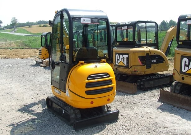 minikoparka JCB 8016 z roku 2011 - demo — zdjęcie 2