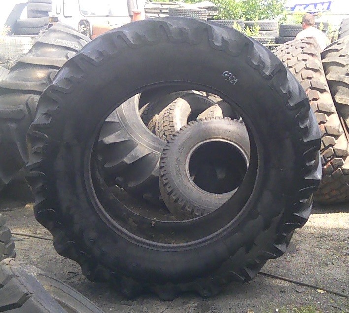 (G320) Opona 20.8 R38 Goodyear, Stomil — zdjęcie 3
