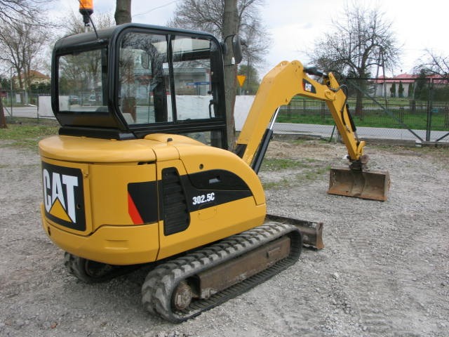 Koparka Cat 302.5c 2006 - 3 łyżki, niski przebieg — zdjęcie 2
