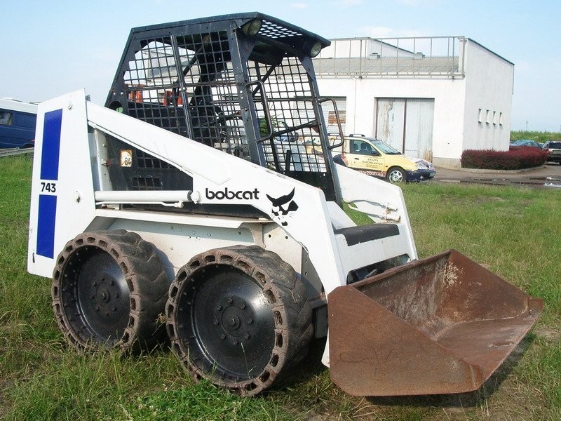 Miniładowarka BOBCAT 743 — zdjęcie 1