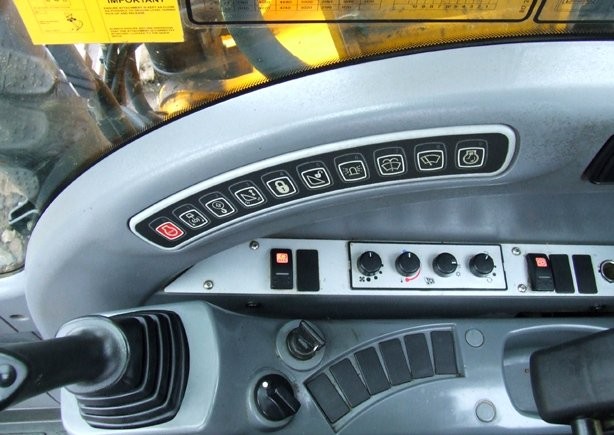 JCB JS 130LC — zdjęcie 2