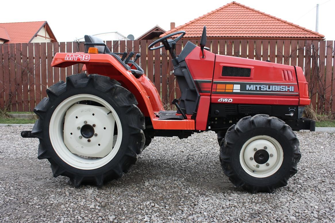Mitsubishi MT18D 4x4 ciągnik na plantacje borówki, malin, winnicę — zdjęcie 3