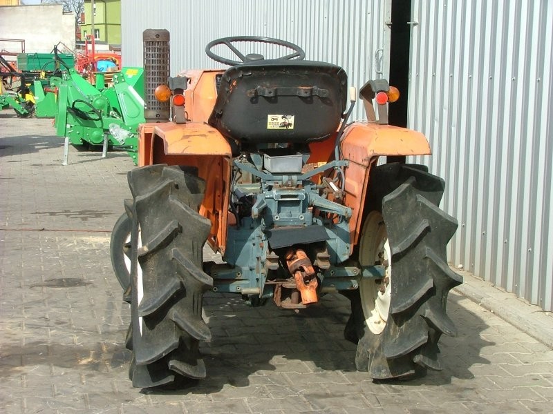 Mini traktorek Kubota B1400, 4x2, 14KM — zdjęcie 1