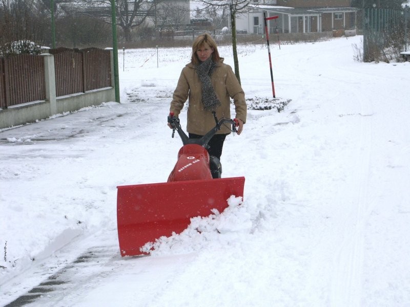 CIĄGNIK JEDNOOSIOWY, ODŚNIEŻARKA, KOSIARKA — zdjęcie 3