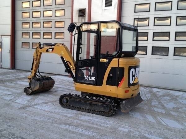 Caterpillar 301.8 Minikoparka — zdjęcie 1