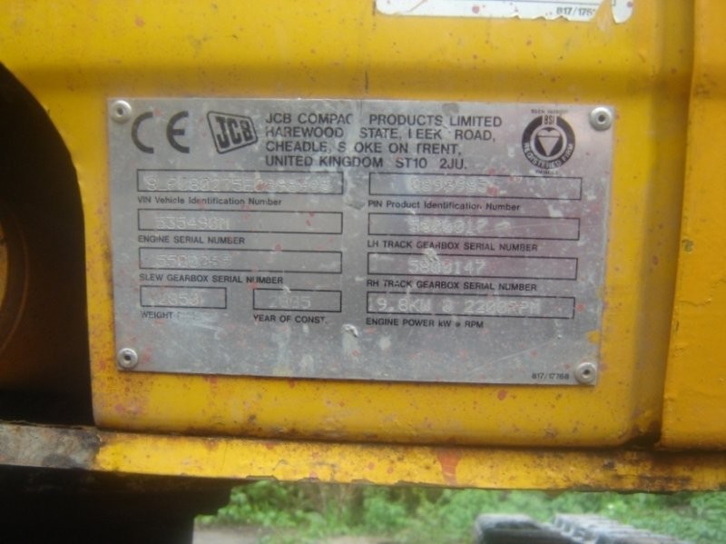 MINI KOPARKA-----JCB 8027 ZTS---- rok 2005 — zdjęcie 3