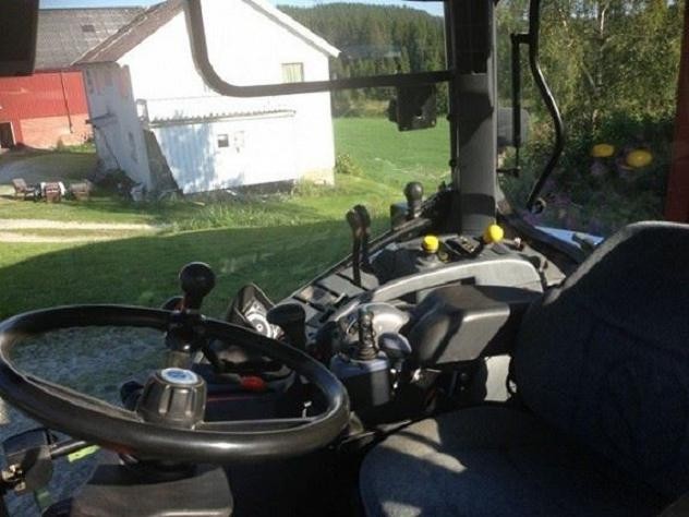 New Holland TS115A — zdjęcie 2
