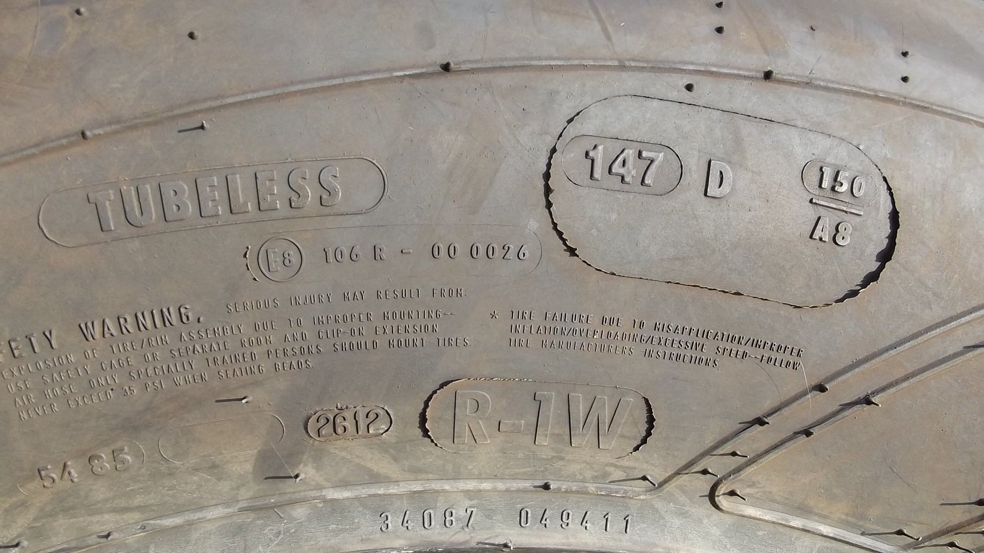 John Deere - opony używane 600/65R28 — zdjęcie 4