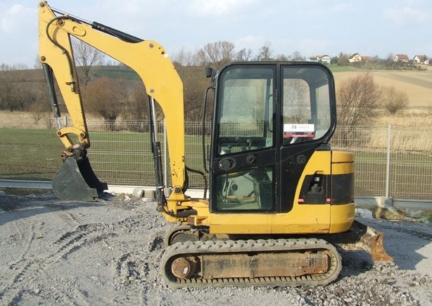 CAT 302.5C z rok 2006 mini koparka