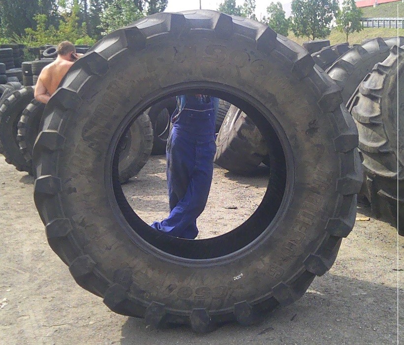 (G1070) Opona 650/75 R38 Trelleborg TM900  — zdjęcie 2
