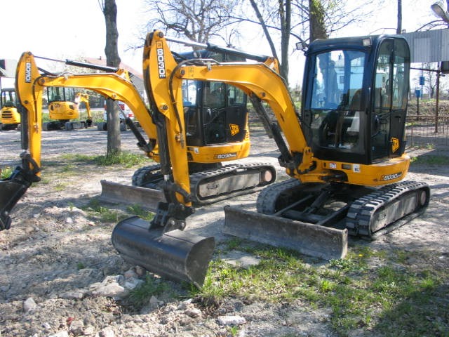 JCB 8030 ZTS - 2010 rok — zdjęcie 3