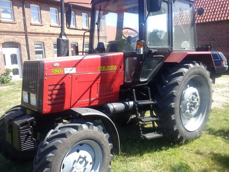 BELARUS 820 2011r, 300MTH JAK NOWY — zdjęcie 1