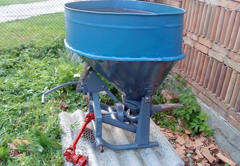 Rozsiewacz nawozu 500kg — zdjęcie 4