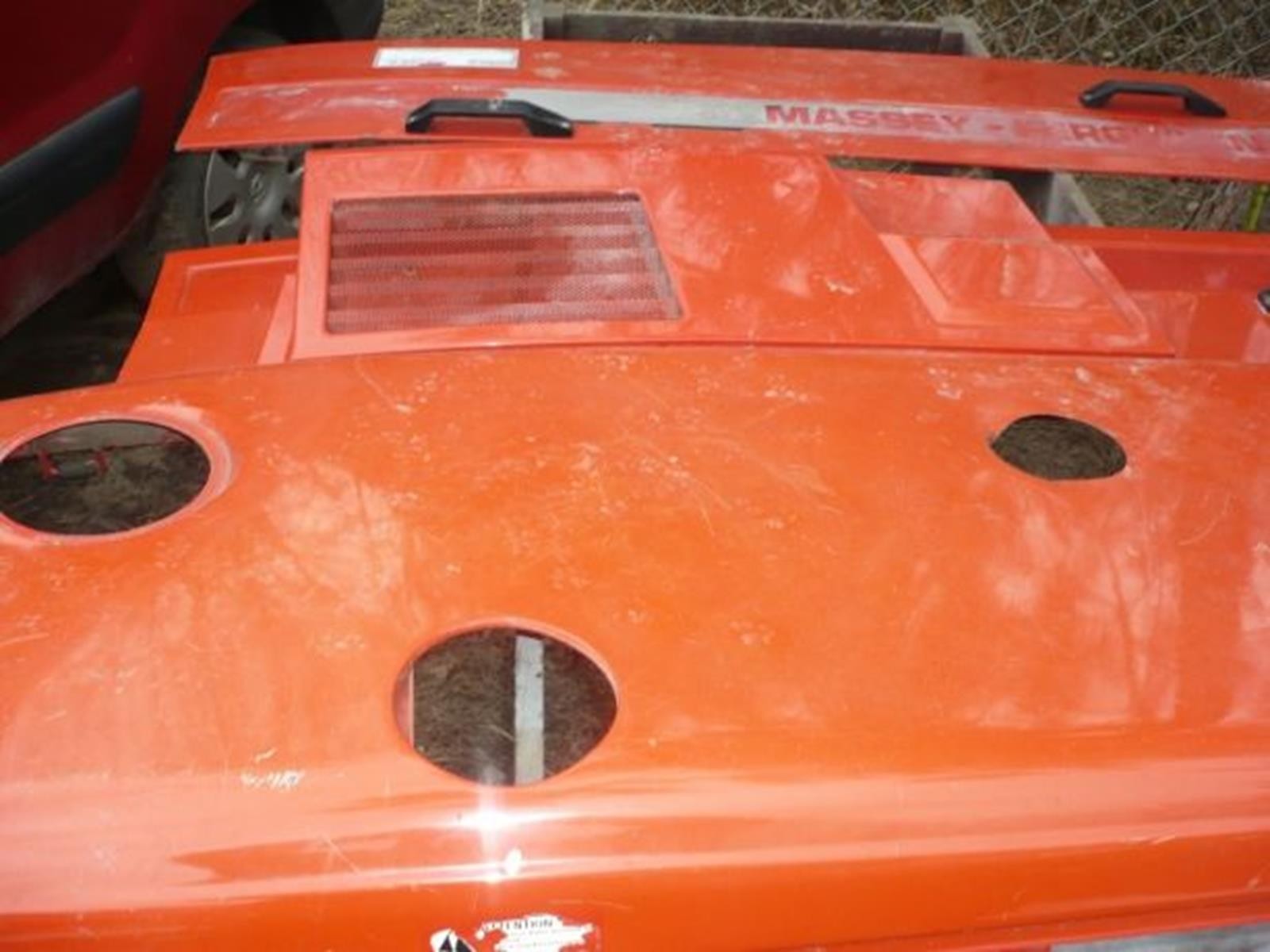 Osłona,maska silnika Massey Ferguson 3080,3085,3090,3095,3115,3125 — zdjęcie 1
