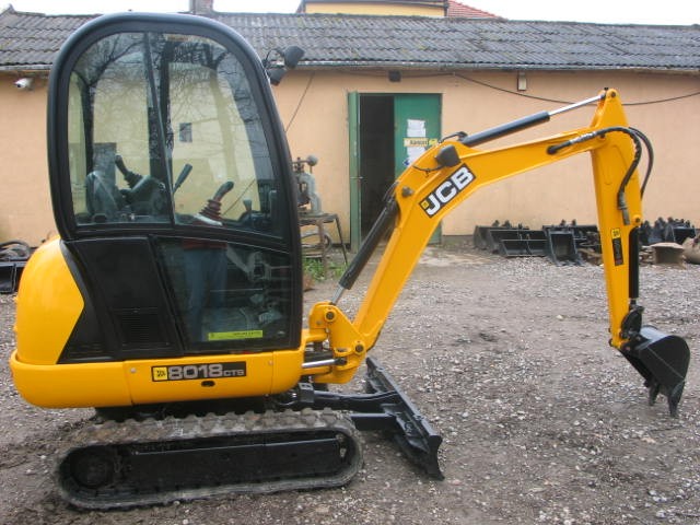 Koparki / minikoparki JCB 8018, 2008-2011  — zdjęcie 1