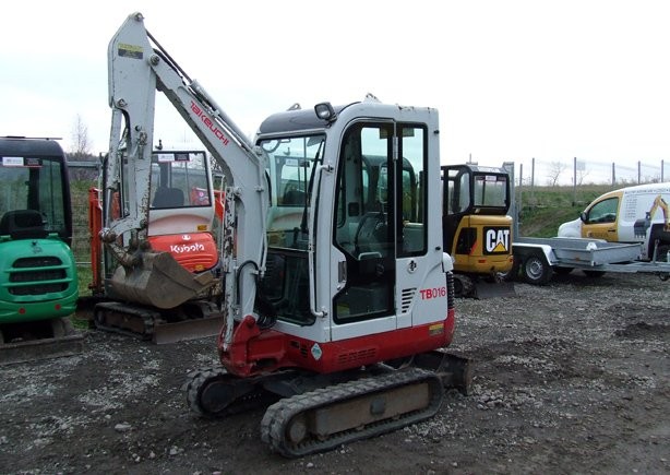 Minikoparka gąsienicowa Takeuchi TB016 z roku 2007 — zdjęcie 1
