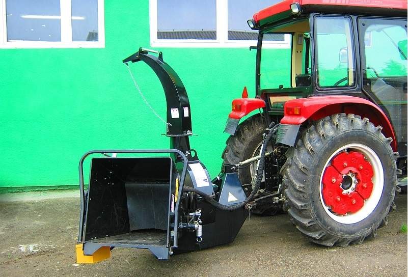 Rębak tarczowy do gałęzi,  BÓBR62-2R: 4 noże, napęd z WOM MIN 30 kM — zdjęcie 2