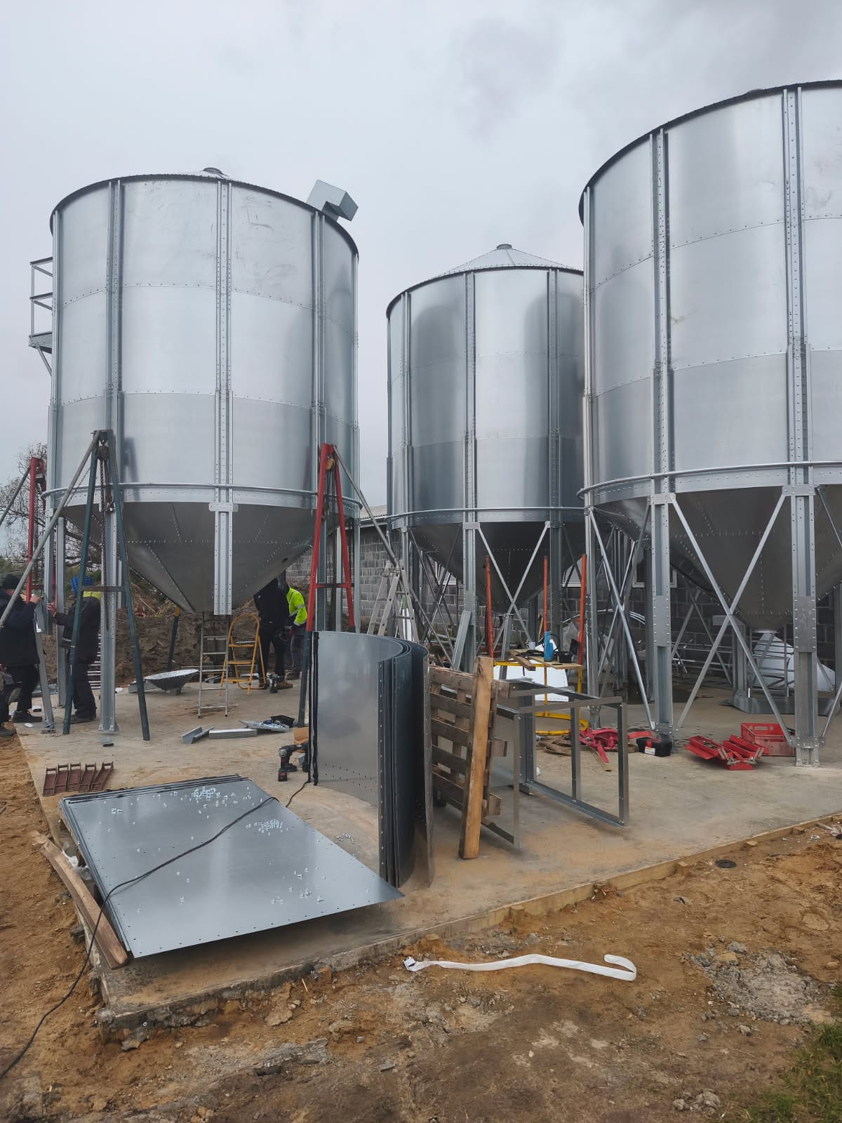 Silos lejowy 107 Ton - montaż - transport - szybki termin — zdjęcie 2