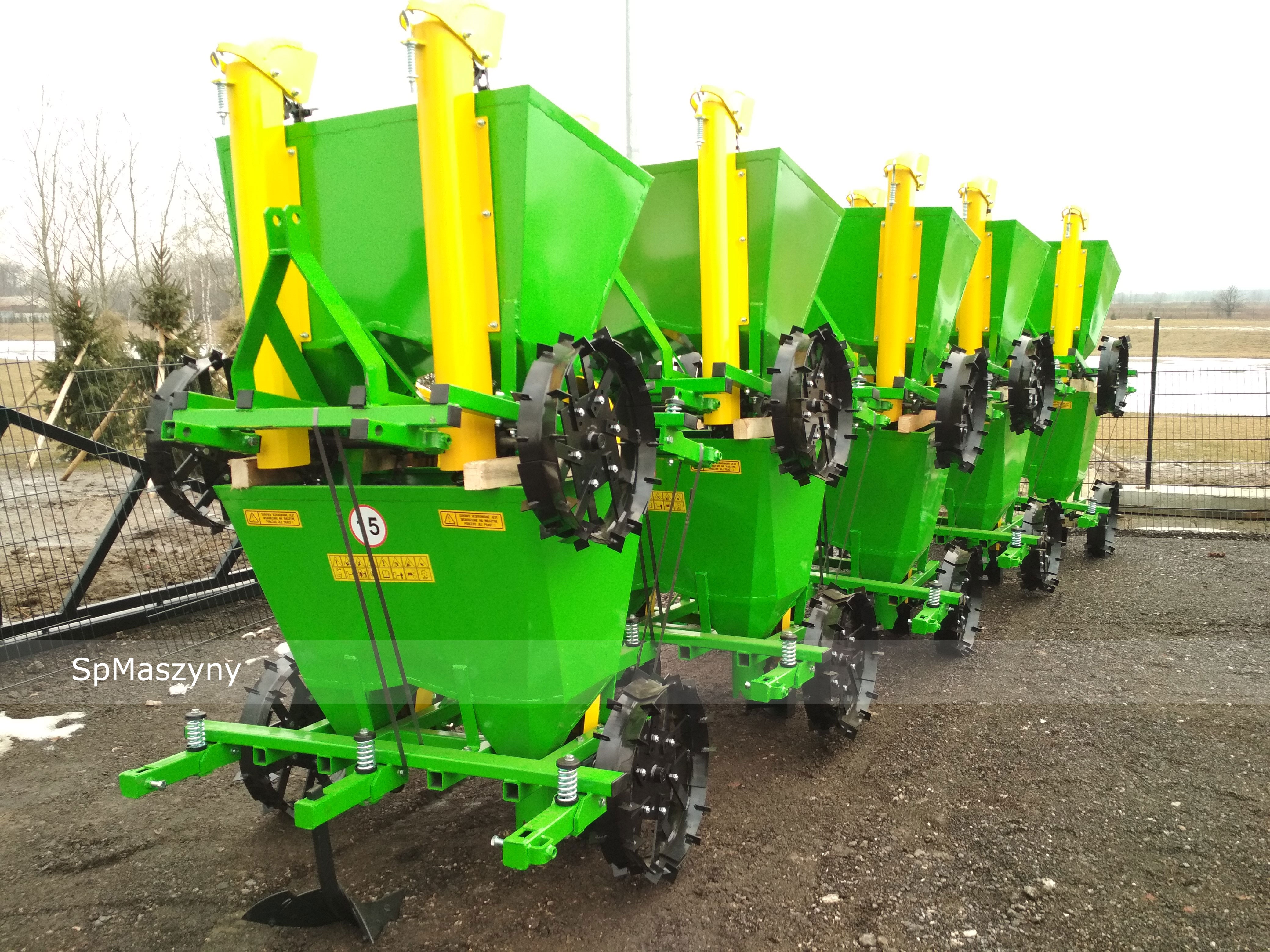 PRODUCENT Sadzarka do ziemniaków dwurzędowa Metalowe koszyki TRANSPORT — zdjęcie 2