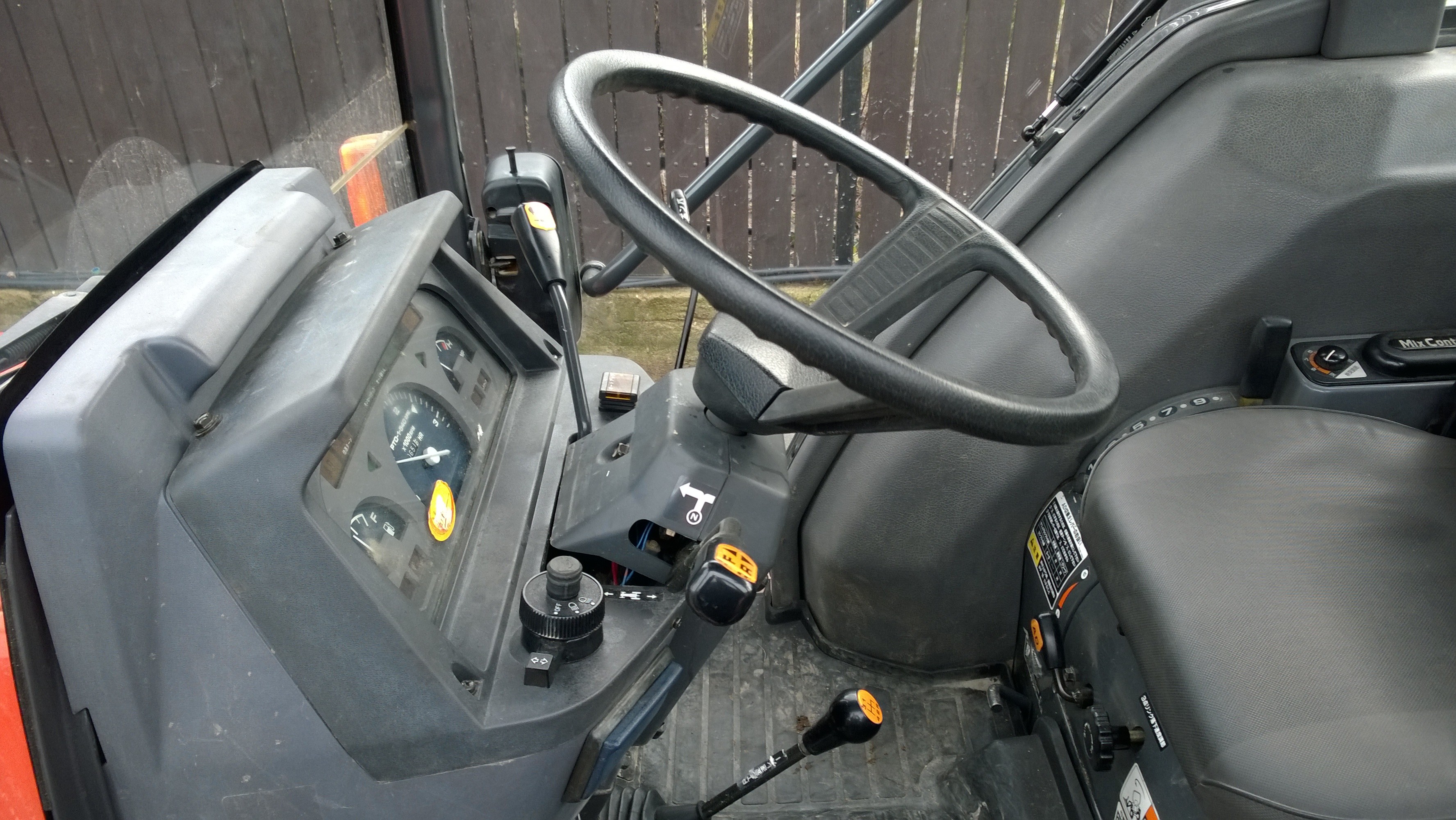 Kubota GL 241 traktor ogrodniczy — zdjęcie 3
