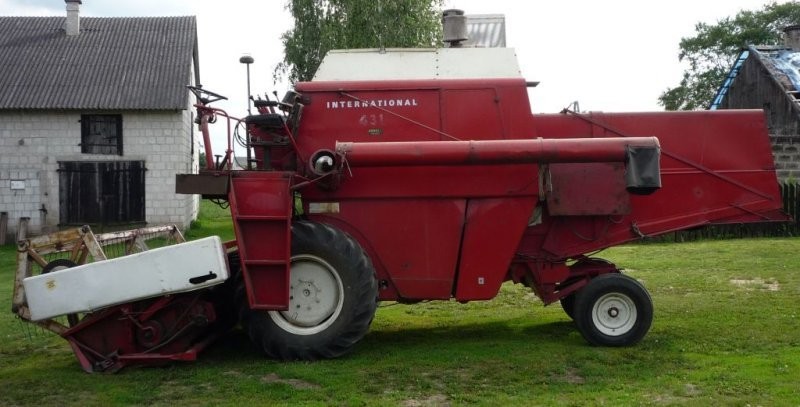 International 431 kombajn zbożowy — zdjęcie 3