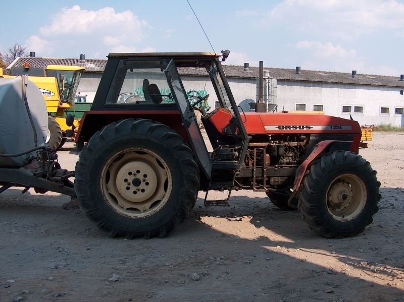 Ciągnik Ursus 1224 — zdjęcie 2