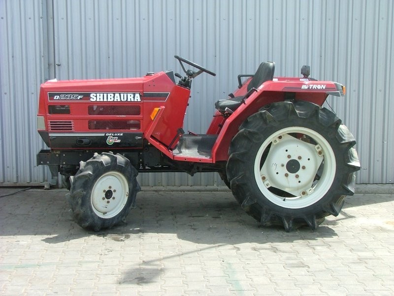 Mini traktorek Shibaura D235F Deluxe, 23KM, 4x4 — zdjęcie 2