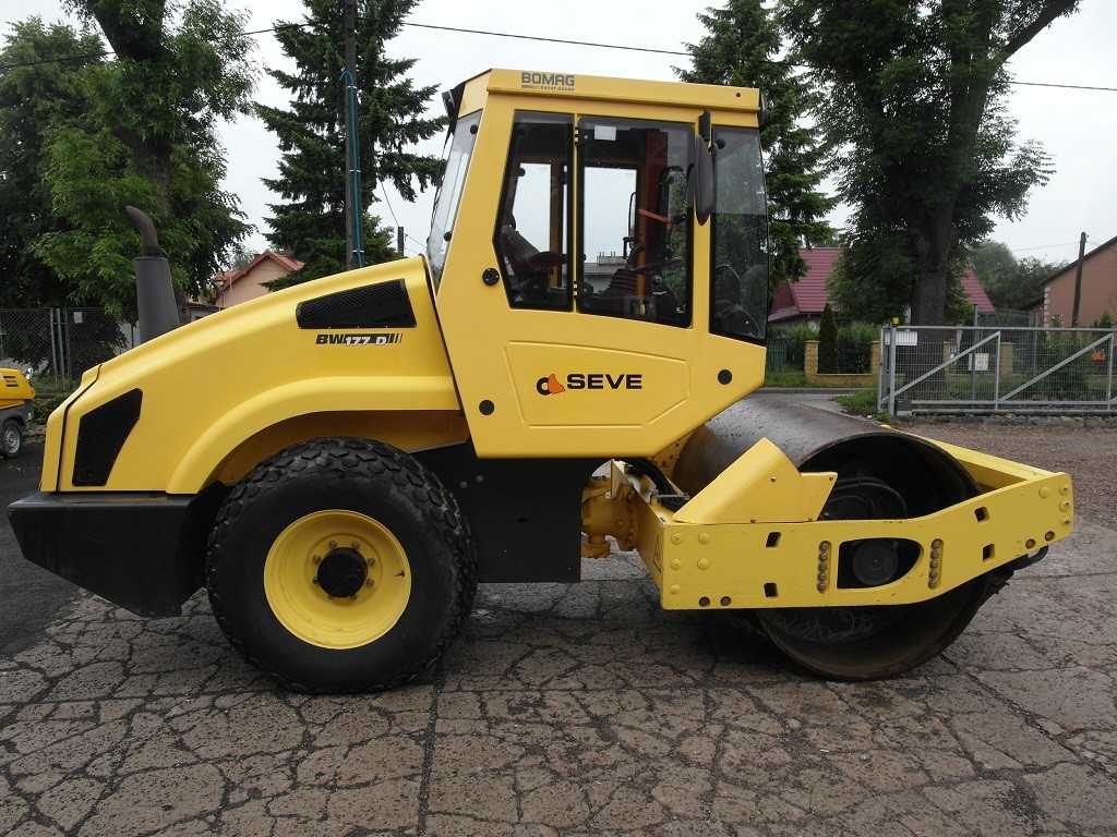 Walec drogowy Bomag BW177 stal/guma waga 8 ton, tylko 1790 h, 2007r  — zdjęcie 2