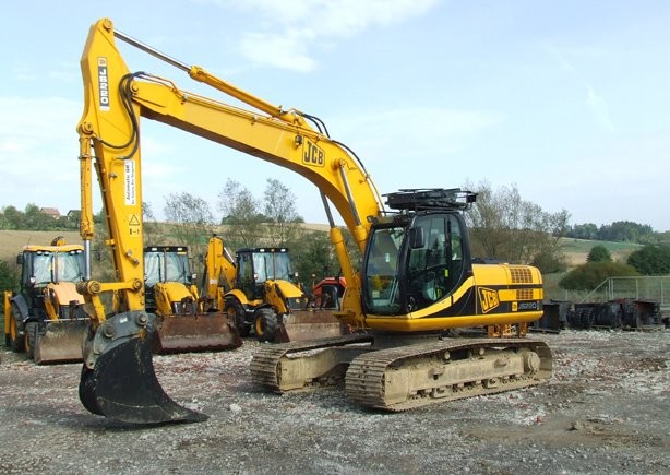 JCB JS220LC z roku 2007 — zdjęcie 1