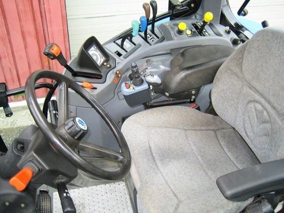 New Holland TS110 — zdjęcie 2