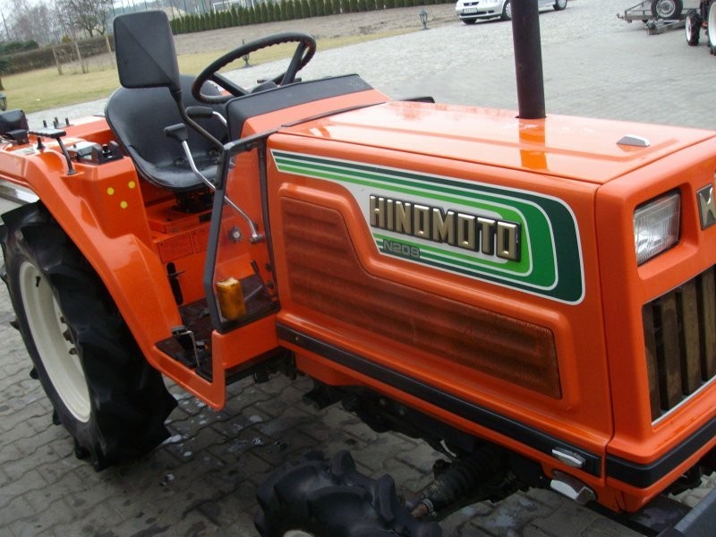 Mini traktorek Hinomoto N209, 20KM, 4x4 — zdjęcie 2