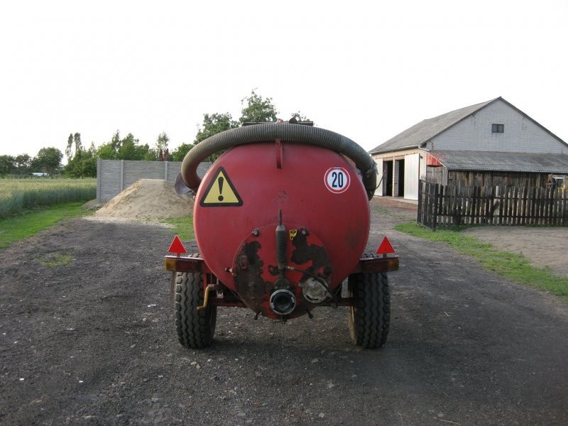 Beczkowóz Pomot 4000L,2001 rok — zdjęcie 2