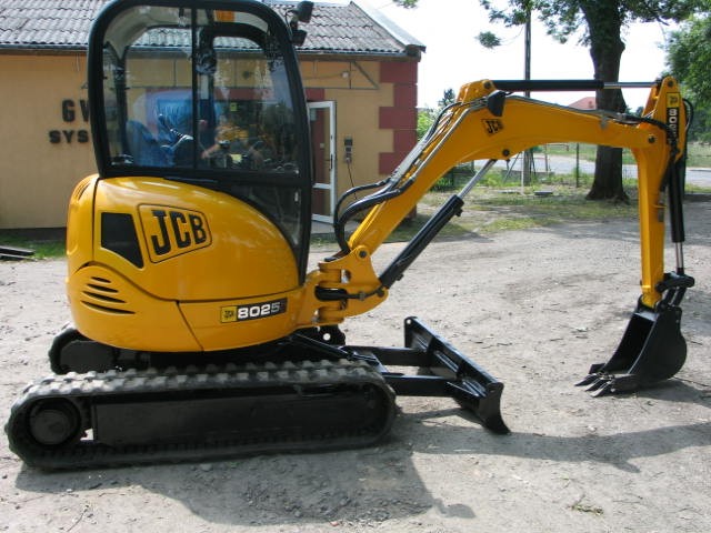 Sprzedam koparki JCB 8025 ZTS z 2008 i 2009 — zdjęcie 5