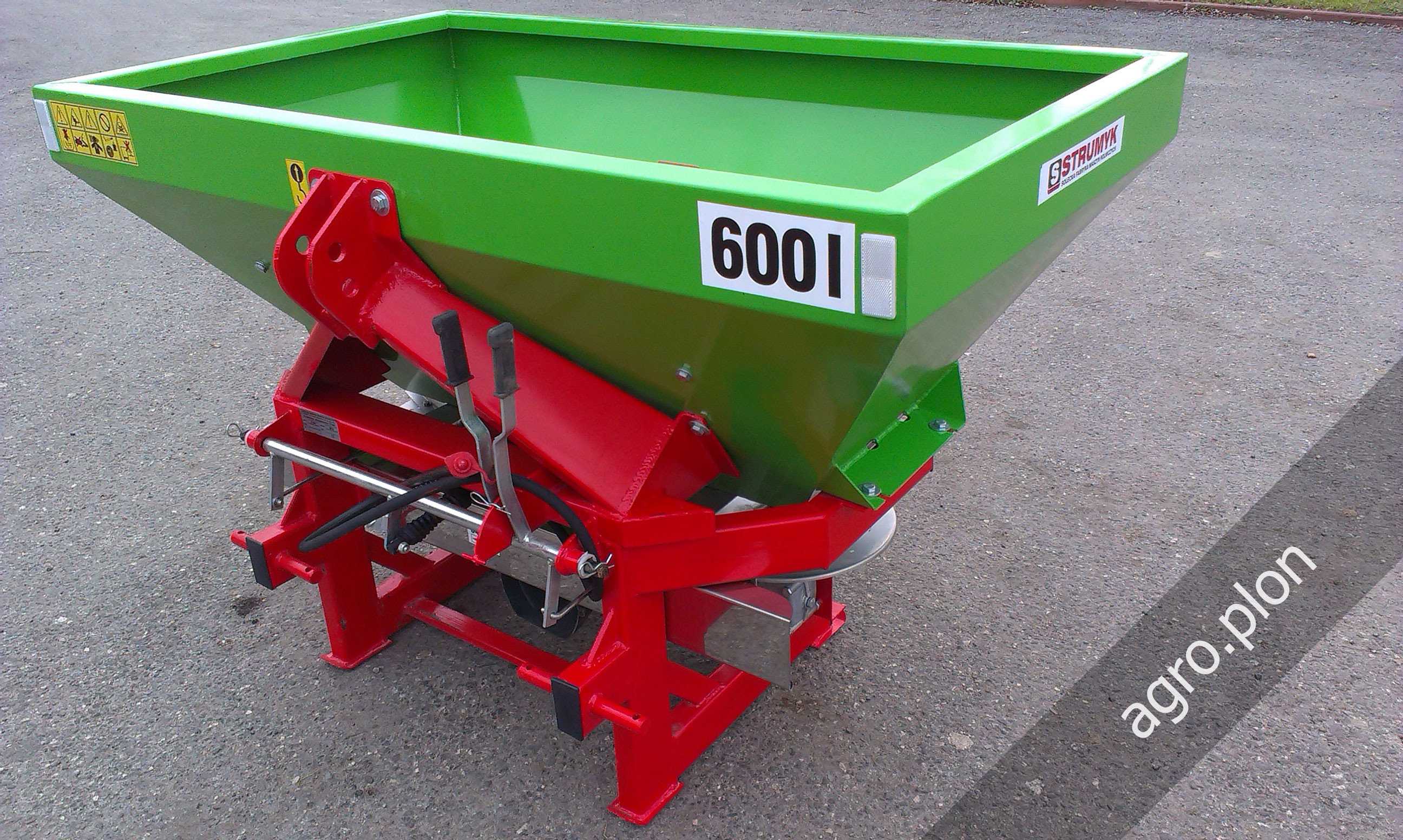 Rozsiewacz nawozów dwutarczowy Tytan 600 l 800 l 1000 litrów Transport — zdjęcie 1
