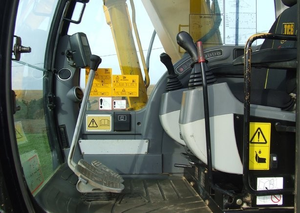 JCB JS 130LC - 2007 r. — zdjęcie 5