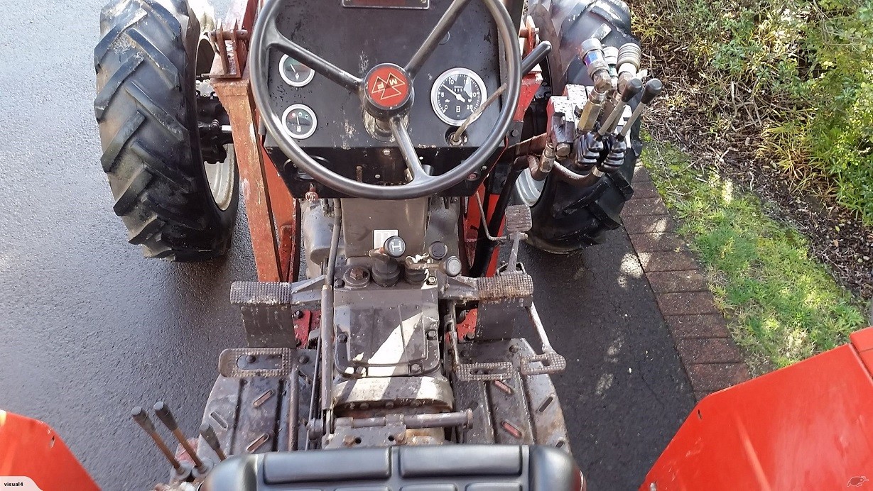Ciągnik Massey Ferguson 275 + ładowacz czołowy — zdjęcie 2