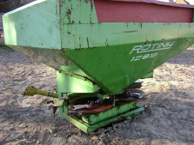 Rozsiewacz nawozów ROTINA 1200l — zdjęcie 2