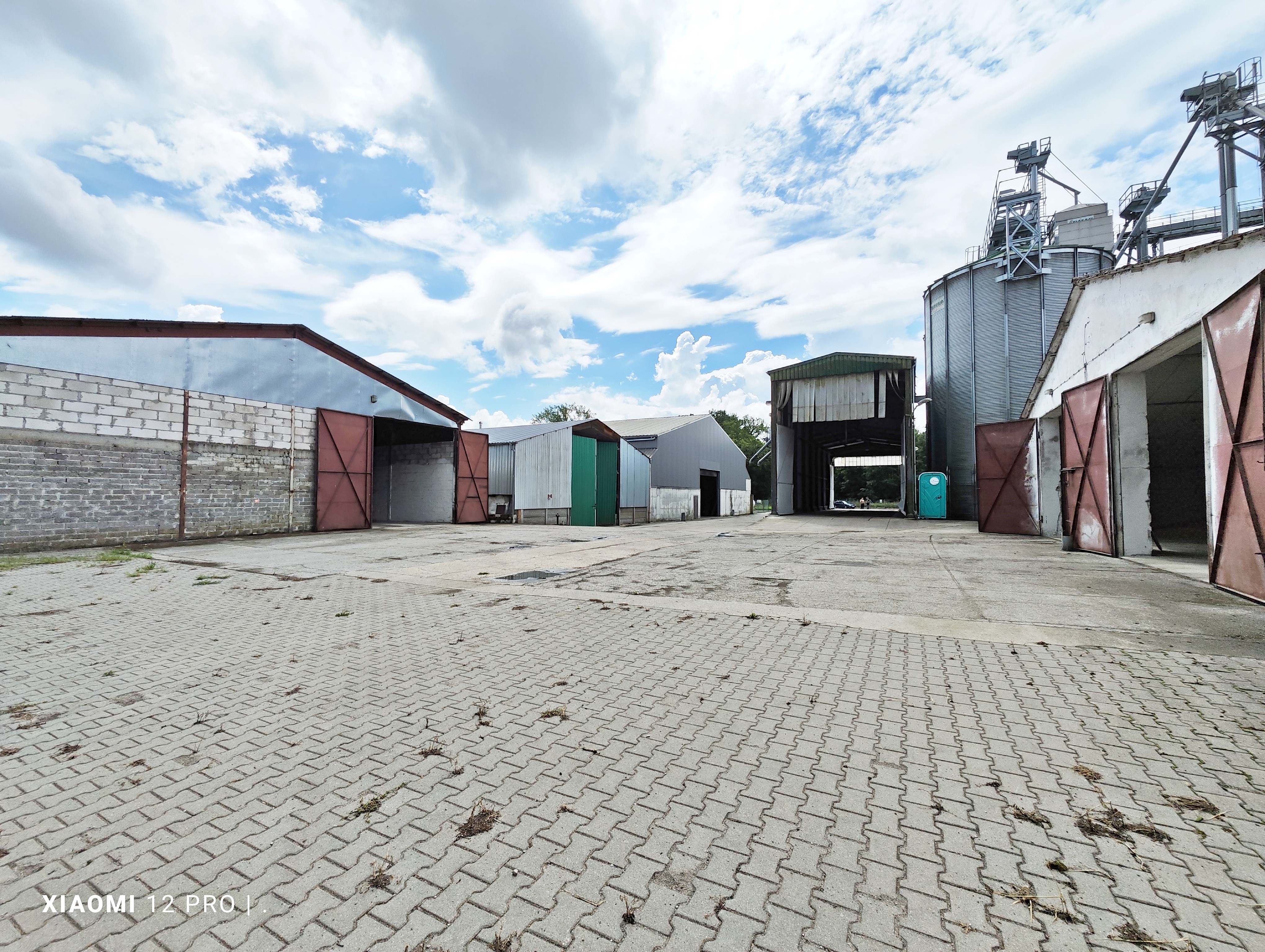 Kompleks rolniczo-magazynowy – silosy na 6800 ton-7 hal-2,65 ha ziemi — zdjęcie 5
