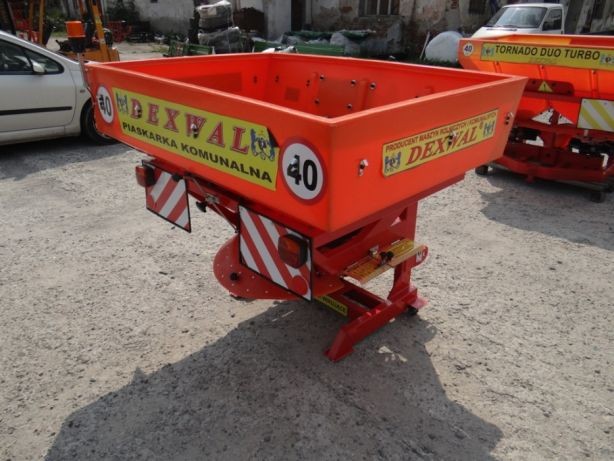 Piaskarka posypywarka 850 l 1200 kg zamykanie hydrauliczne DEXWAL — zdjęcie 3