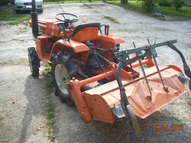 MINI CIĄGNIK KUBOTA B1400 4x4, NIE YANMAR,ISEKI — zdjęcie 5